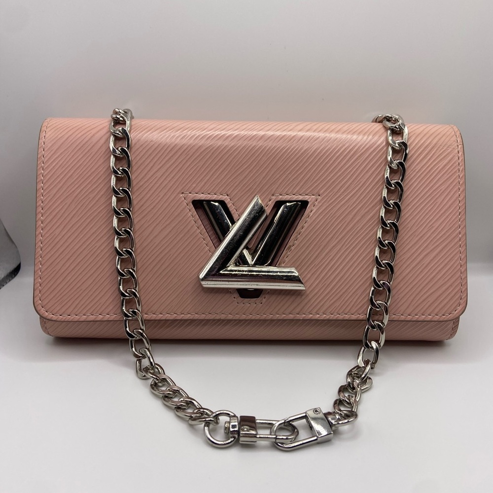 Authentic Louis Vuitton Pink Epi Lockme Wallet